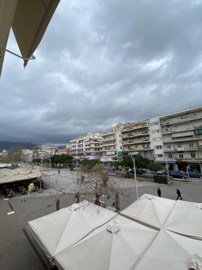 On The Square Studio Kalamata Bagian luar foto